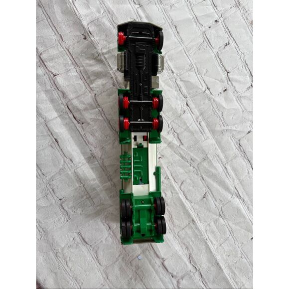 Vintage Hess Corporation Gasoline Toy Tanker Truck Green Beige Vintage 1990 - Picture 13 of 16